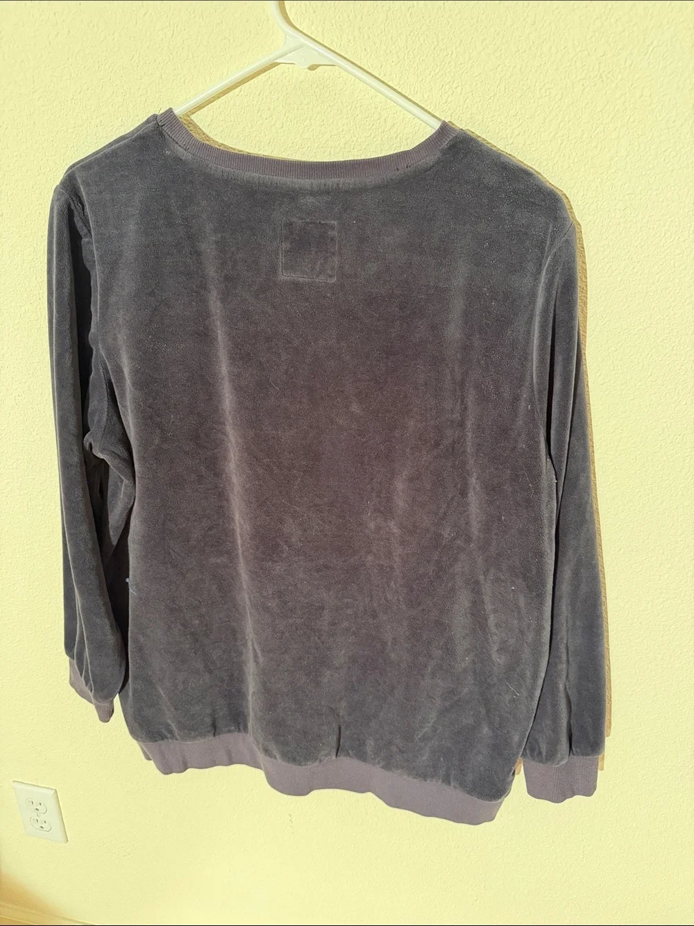 Women’s Bugs Bunny Long Sleeve PJ Top - Picture 5 of 5